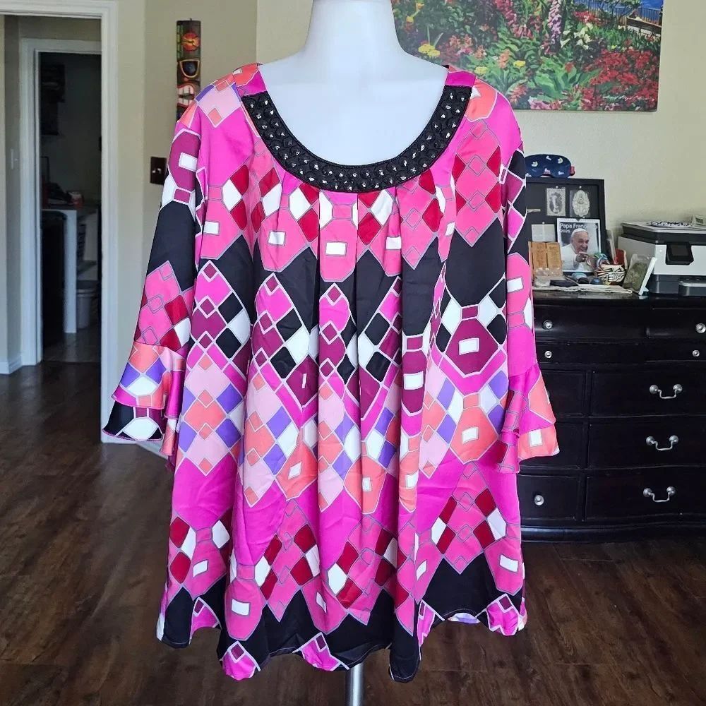 Sunny Leigh Pink and Black Geometric Blouse